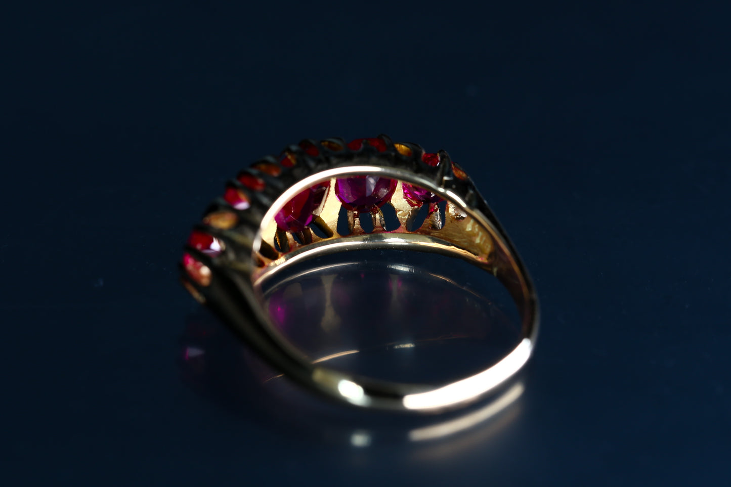 0024_アンティーク ルビーのファイブストーン18Kリング