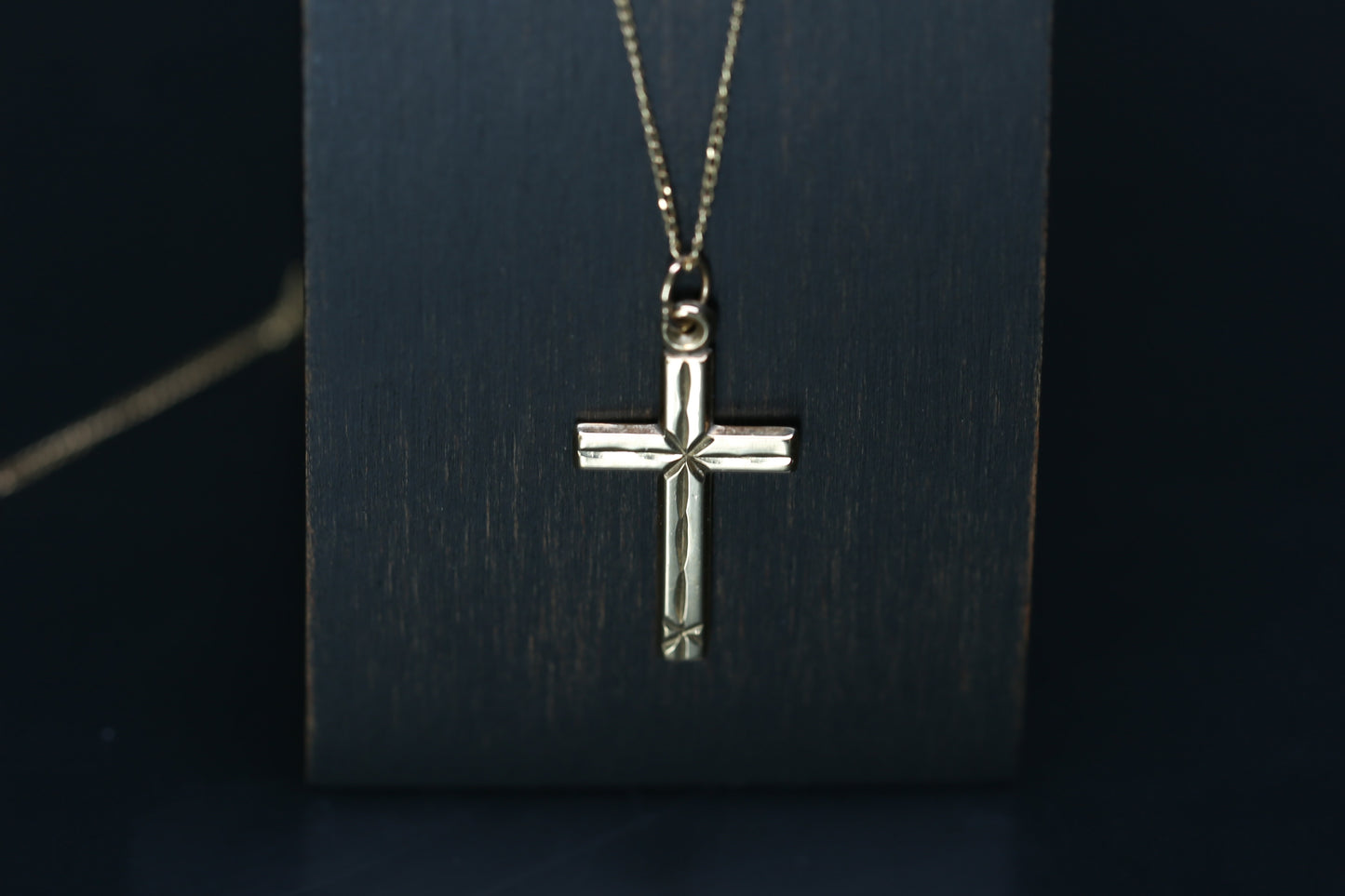 ヴィンテージジュエリー 9ctゴールドのチェーン付きクロスペンダント