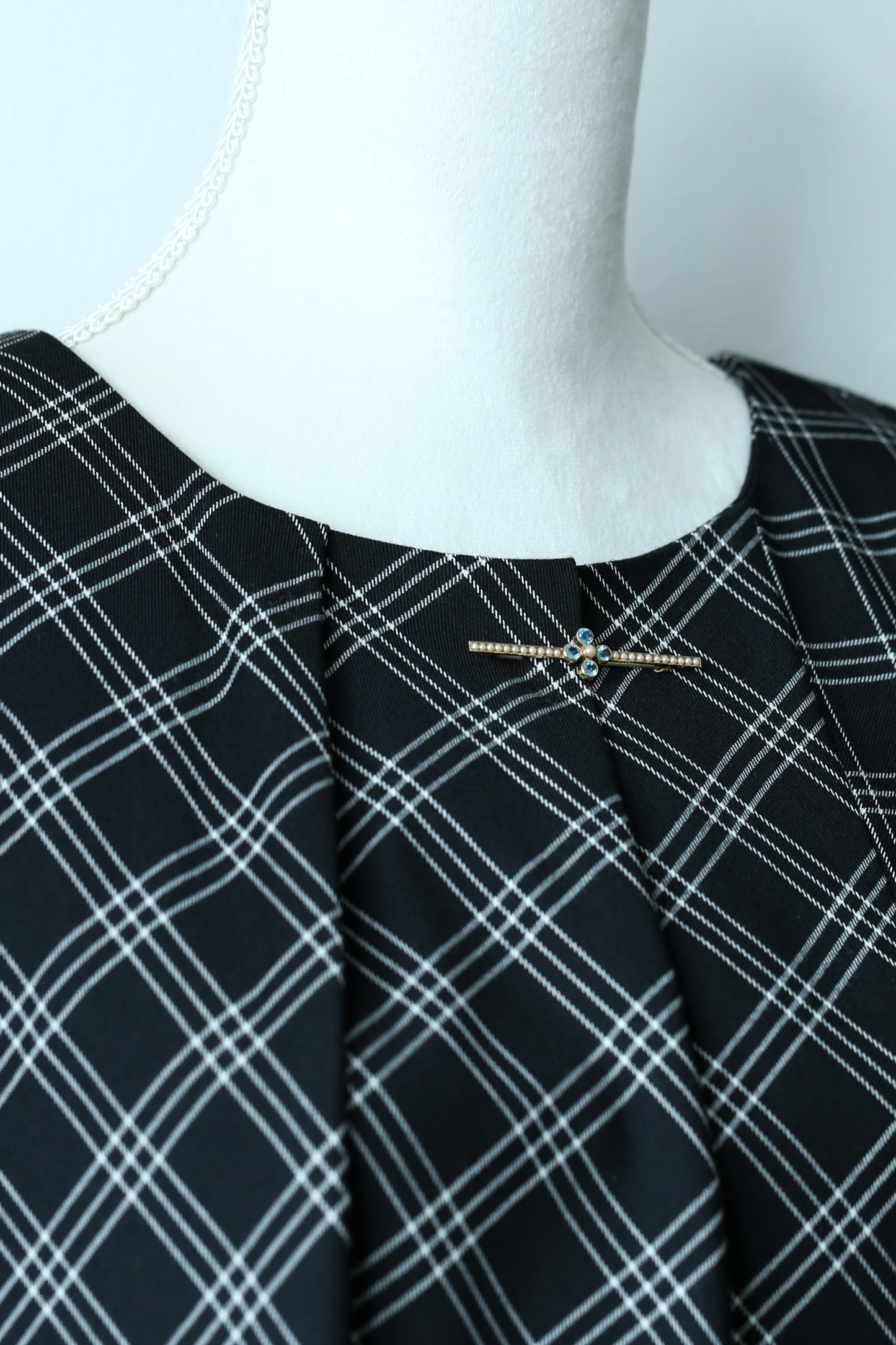 アンティーク アクアマリンとパールのフラワーバーブローチ