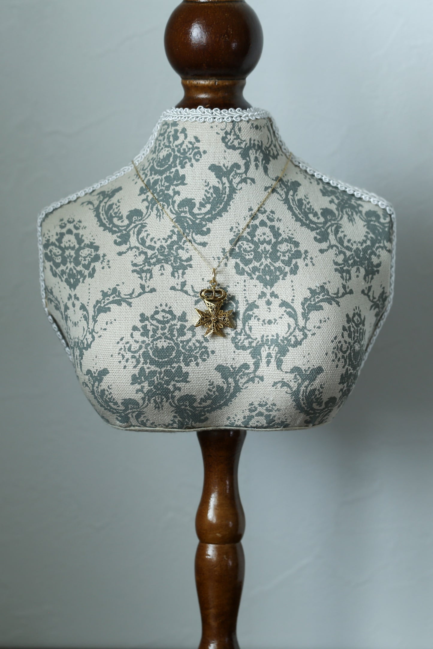 0021_アンティーク 18Kフィリグリークロスペンダント