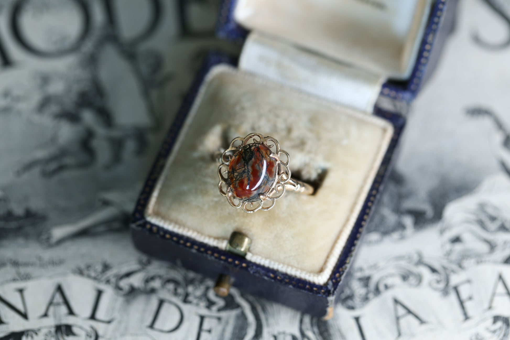 ヴィンテージジュエリー モスアゲートのシングルストーンリング