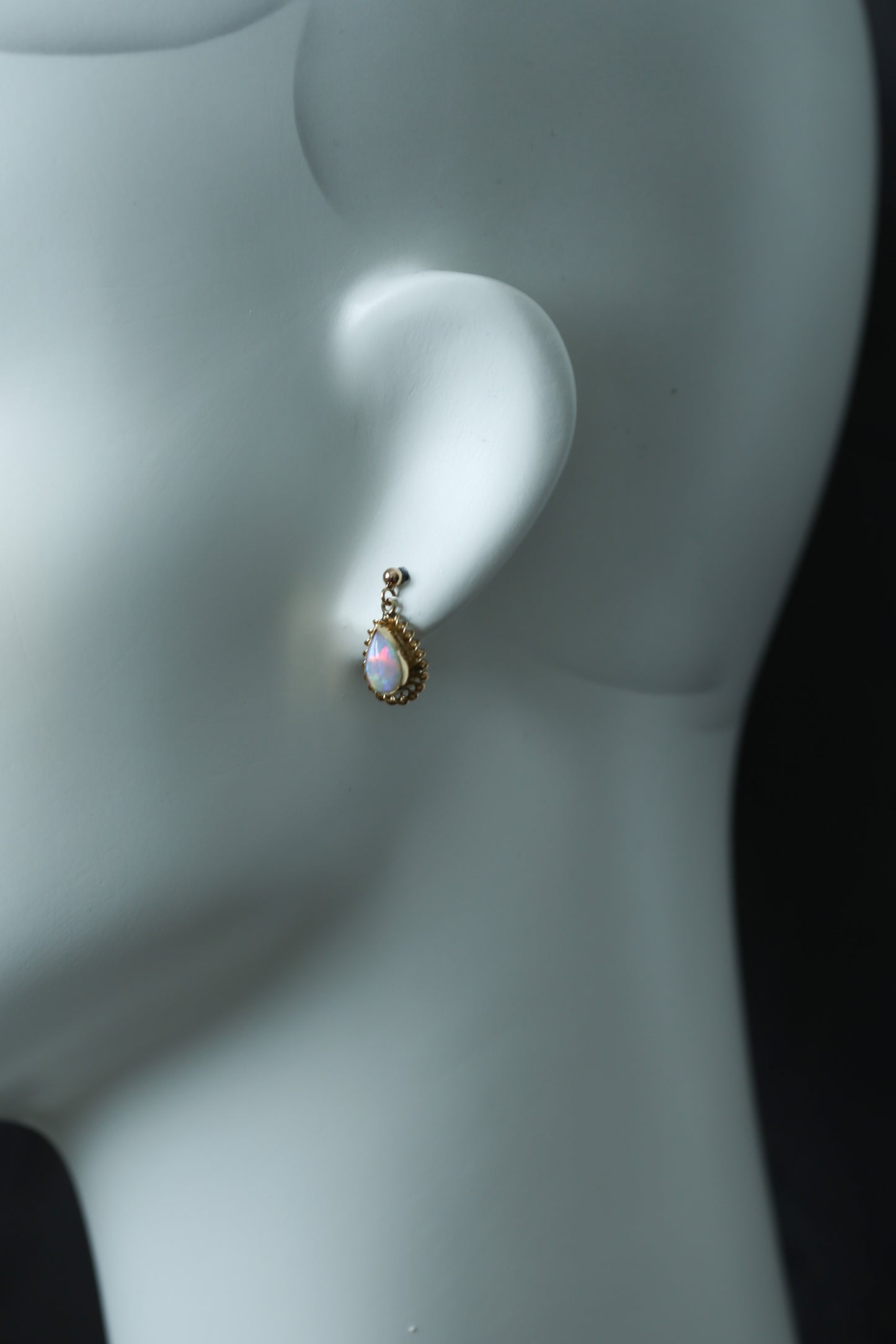 ヴィンテージジュエリー オパールのドロップピアス