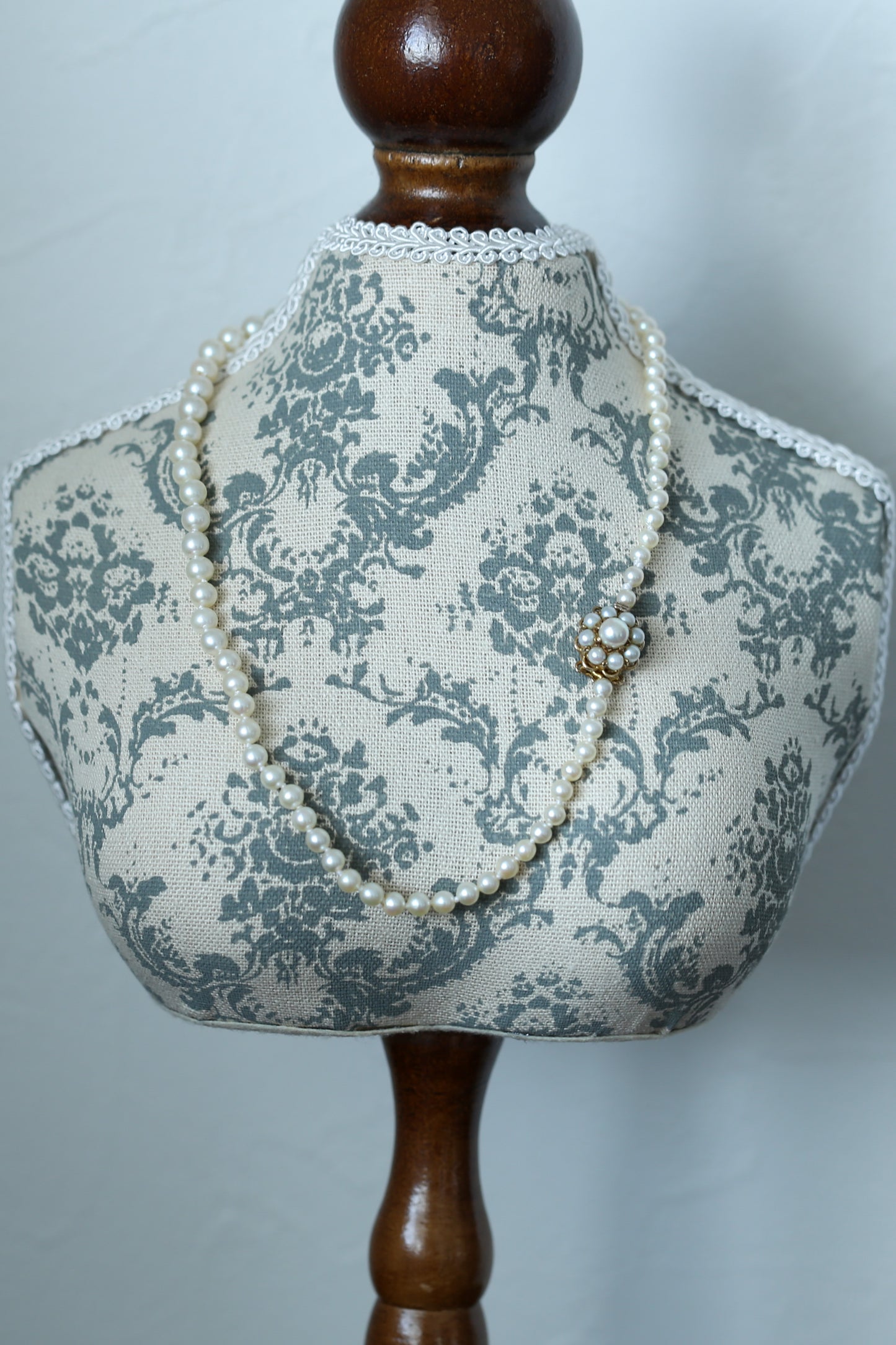 ヴィンテージジュエリー フラワーパールクラスプのネックレス