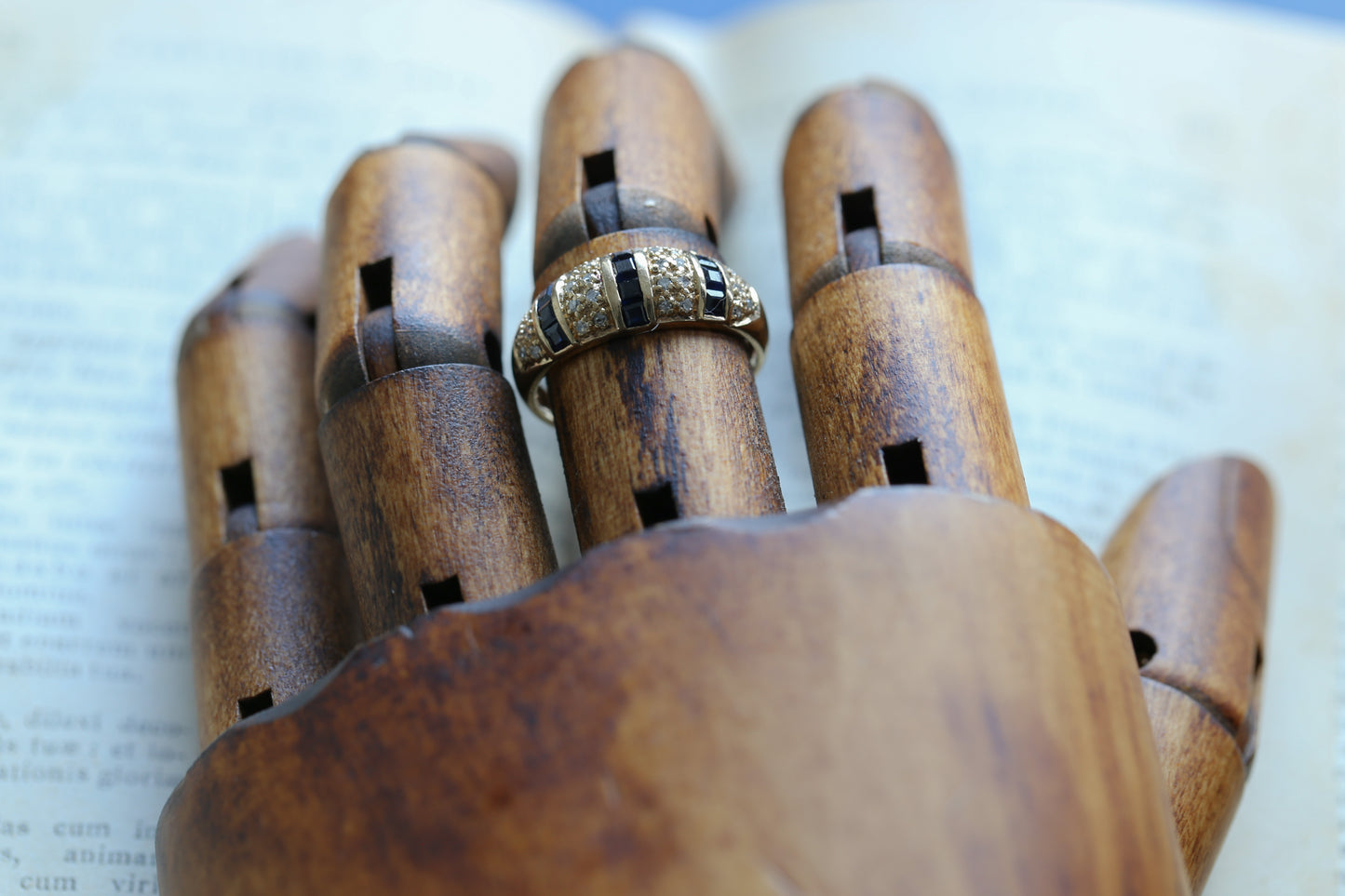 0187_ヴィンテージ カリブレカットサファイアとダイヤモンドの9ctゴールドリング