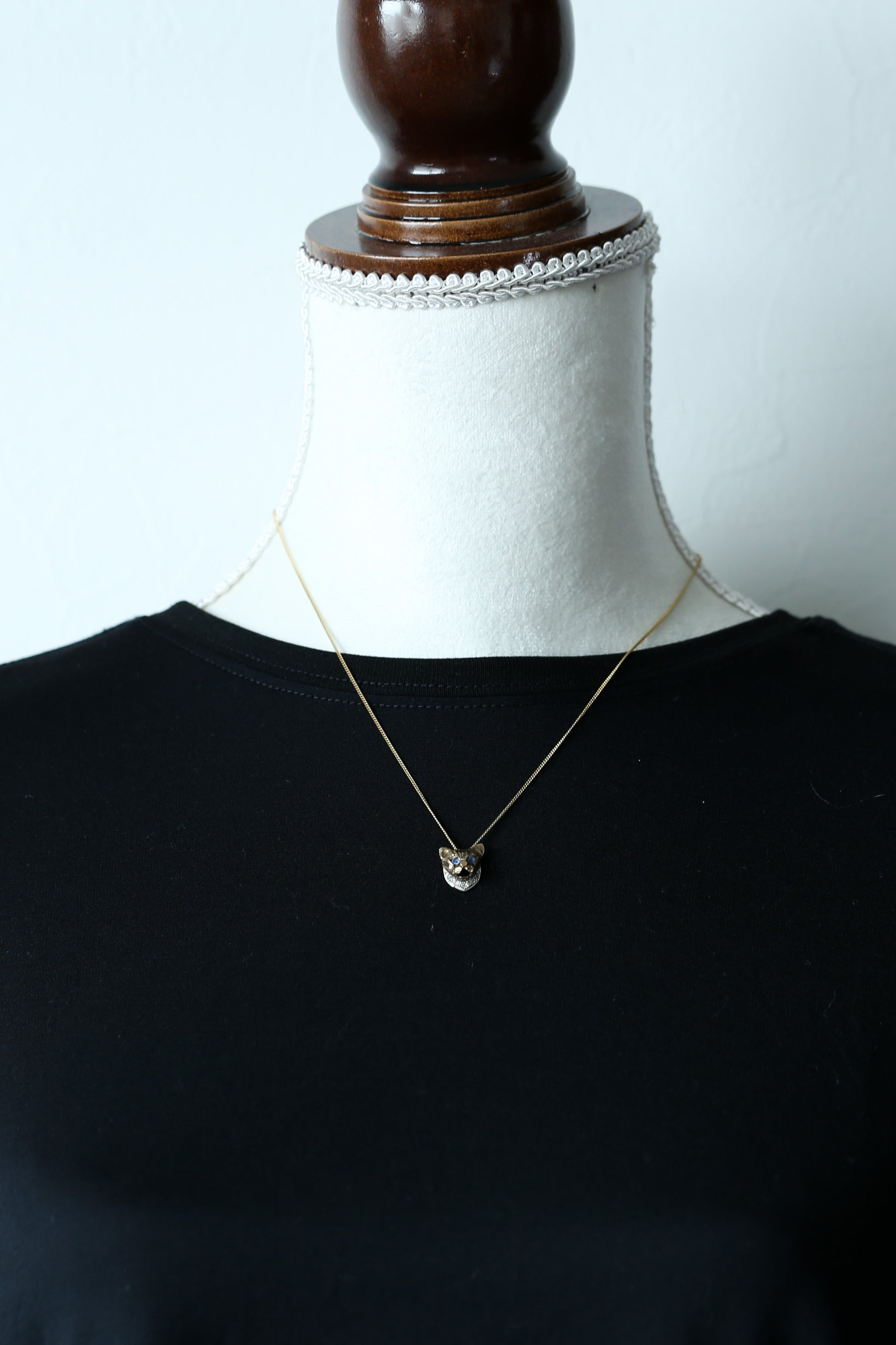 サファイアとダイヤモンドのキャットペンダント ヴィンテージジュエリー