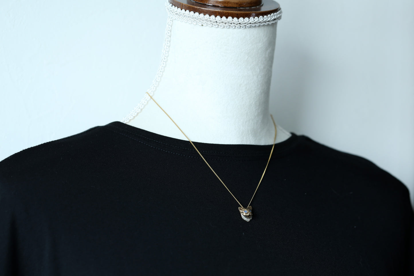 サファイアとダイヤモンドのキャットペンダント ヴィンテージジュエリー