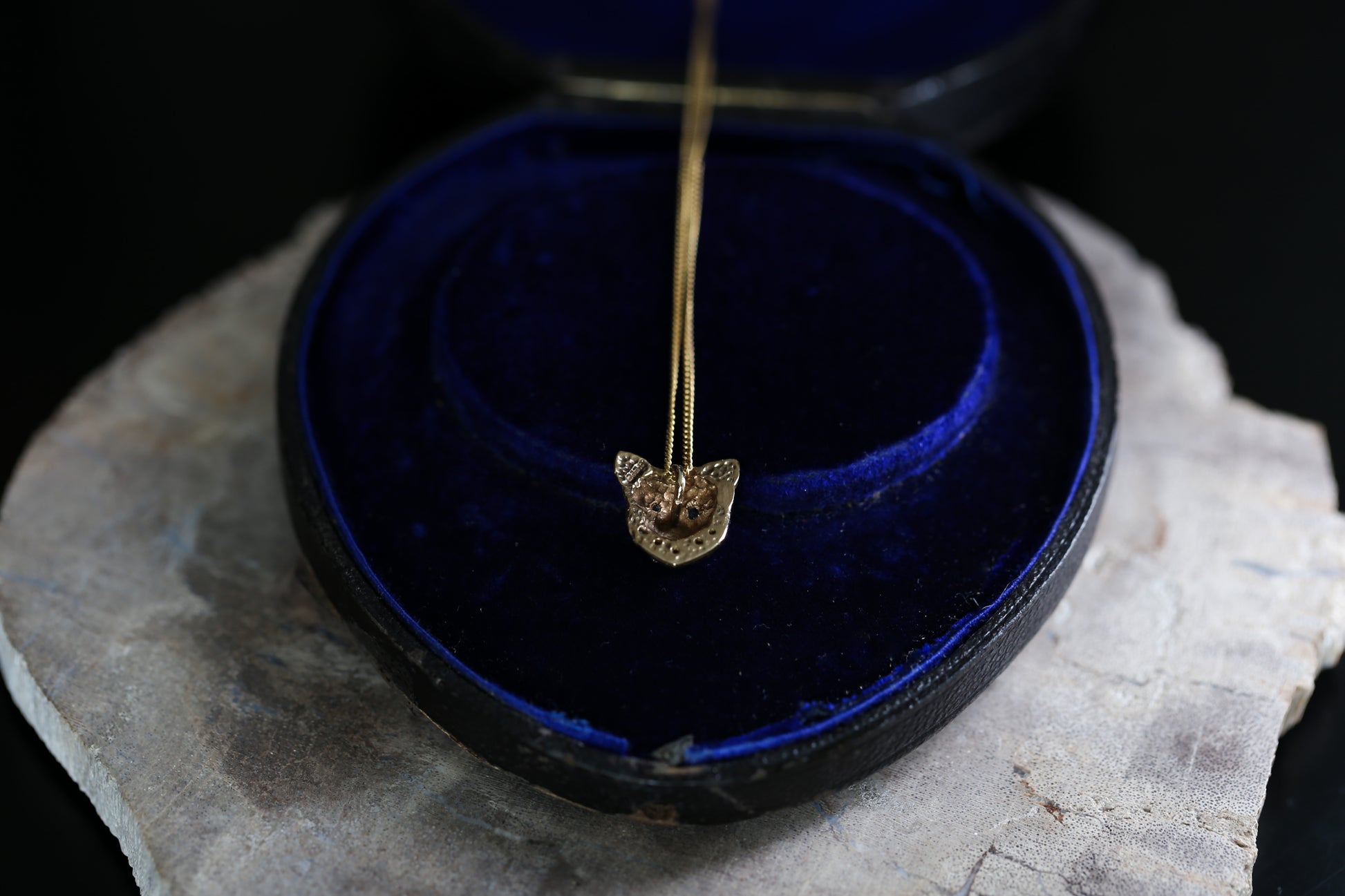 サファイアとダイヤモンドのキャットペンダント ヴィンテージジュエリー
