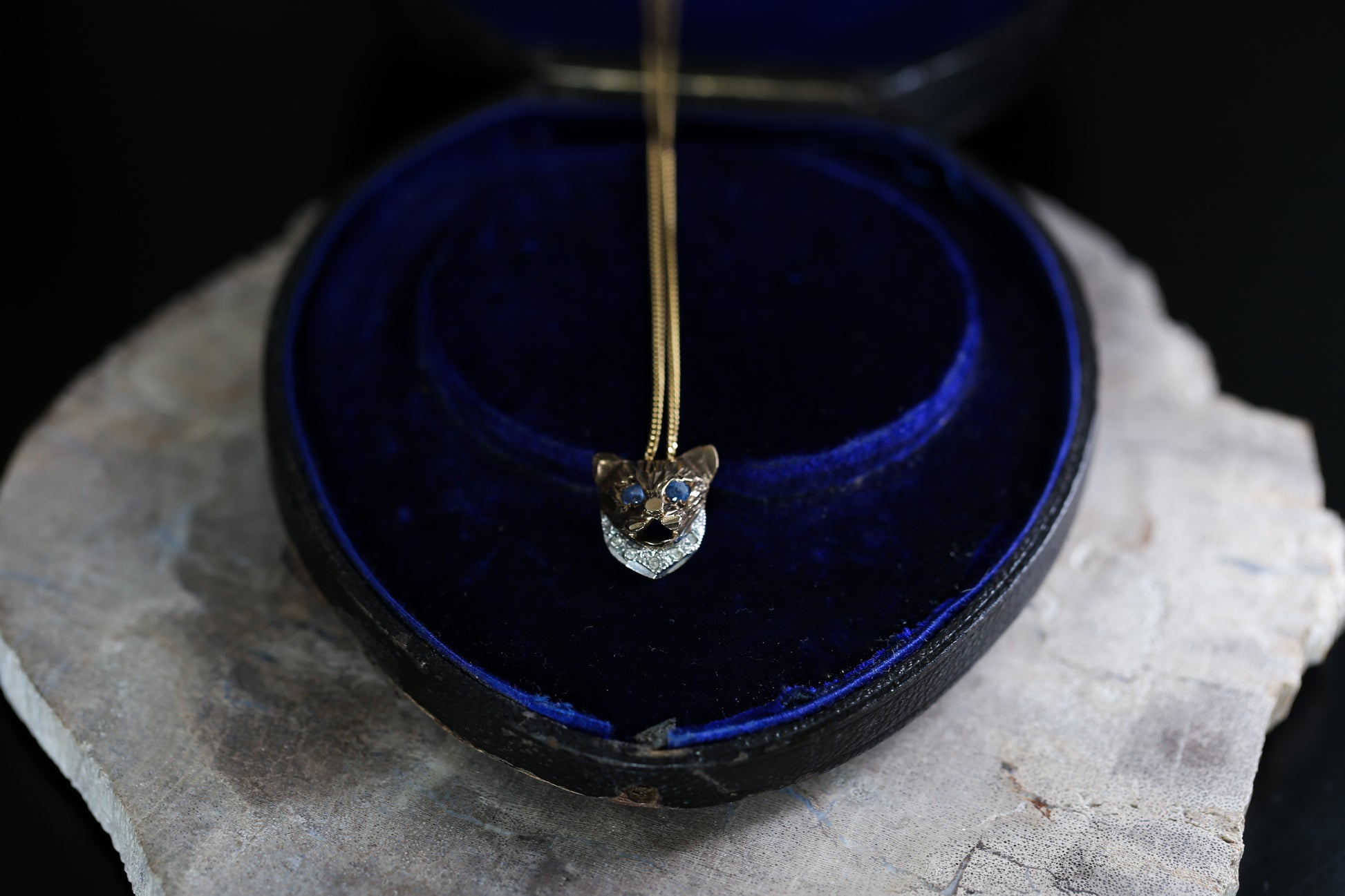 サファイアとダイヤモンドのキャットペンダント ヴィンテージジュエリー