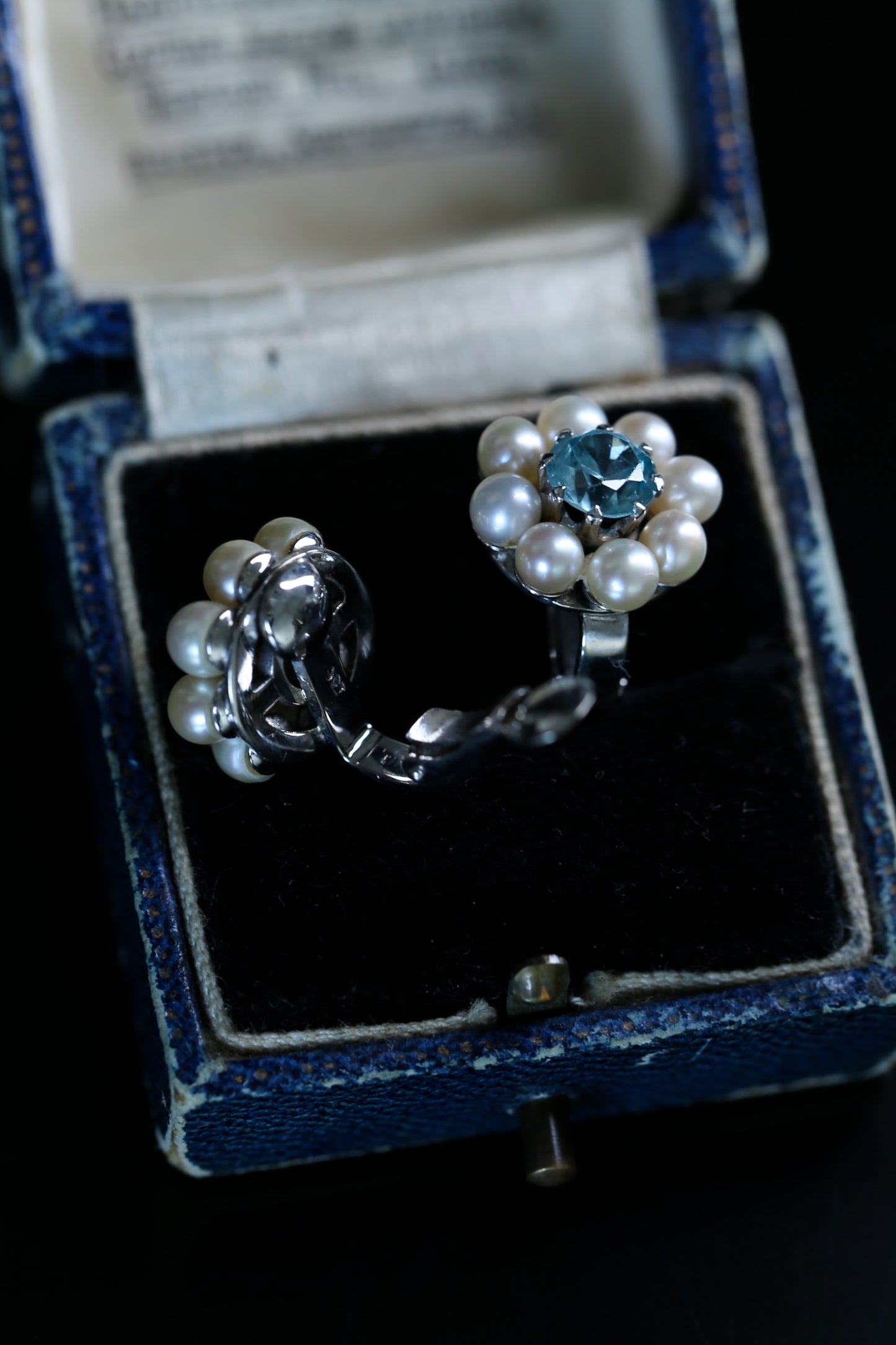 ブルージルコンとパールのフラワーイヤリング