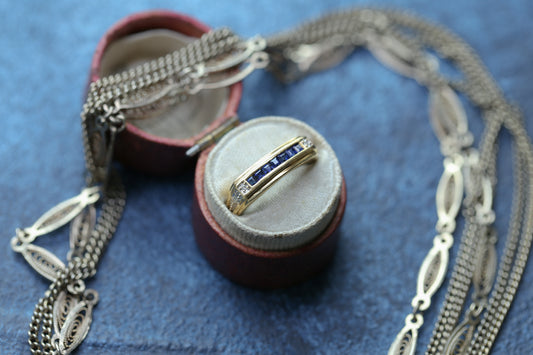 ヴィンテージ カリブレカットサファイアのドレスリング