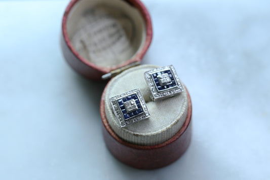 0165_ヴィンテージ カリブレカットサファイアのホワイトゴールドピアス