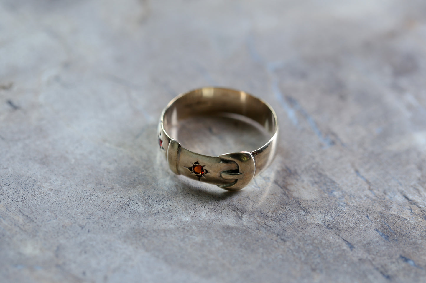 0169_アンティーク ガーネットのバックルリング