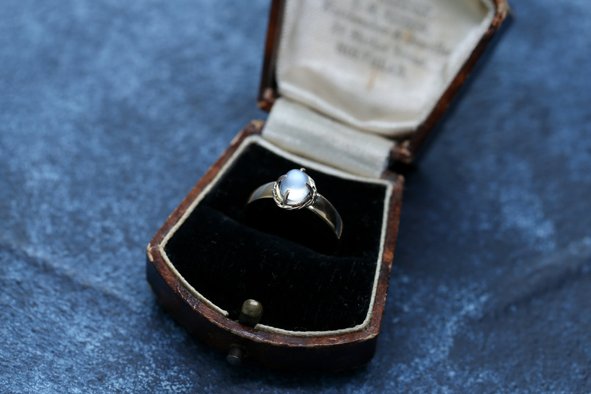 0238_アンティーク ムーンストーンのソリティアリング