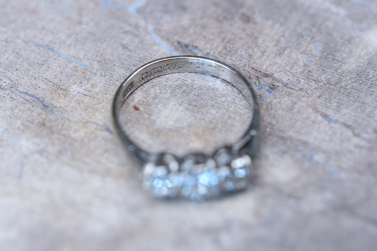 0171_ヴィンテージ オールドカットダイヤモンドのスリーストーンリング