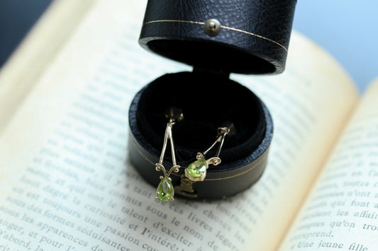 0195_ヴィンテージ ペリドットのドロップピアス