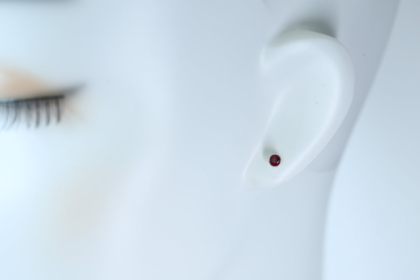 0194_ヴィンテージ ルビーの一粒ピアス