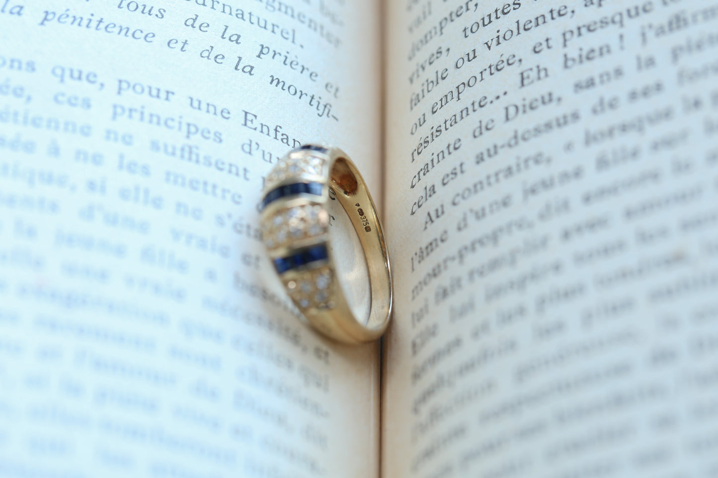 0187_ヴィンテージ カリブレカットサファイアとダイヤモンドの9ctゴールドリング