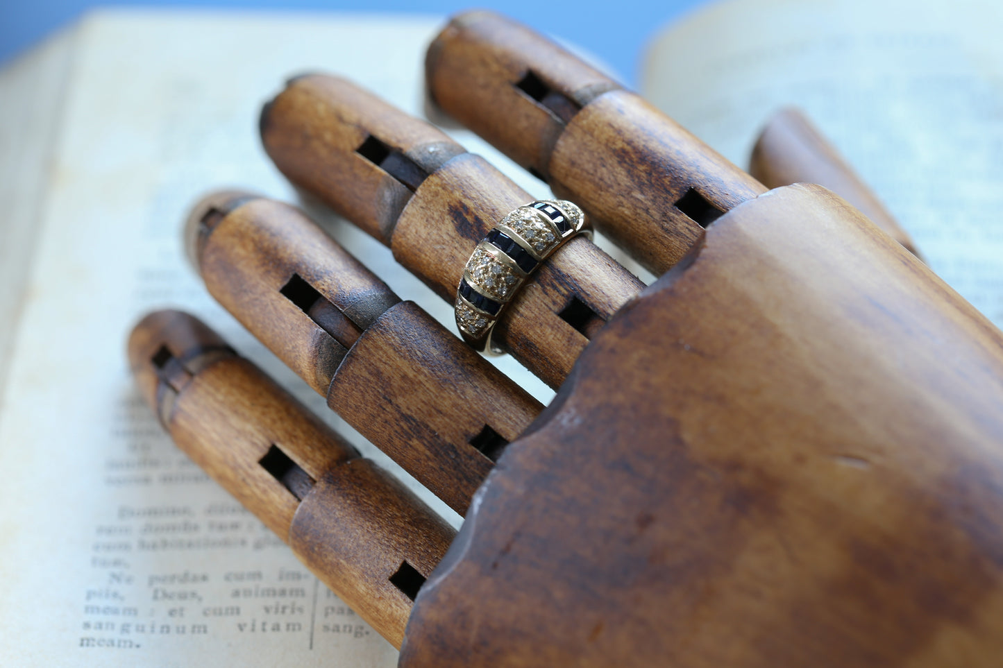 0187_ヴィンテージ カリブレカットサファイアとダイヤモンドの9ctゴールドリング