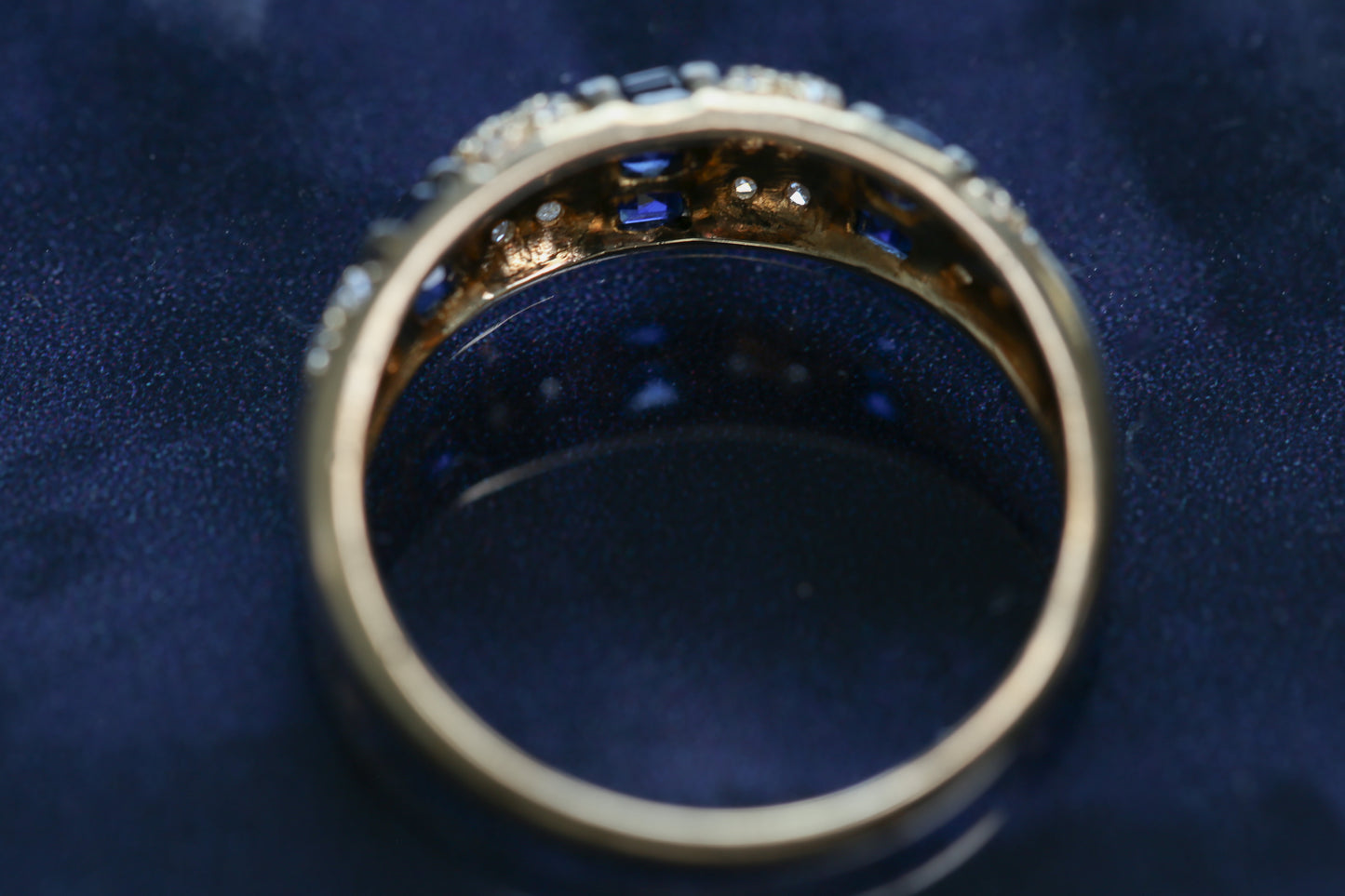 0187_ヴィンテージ カリブレカットサファイアとダイヤモンドの9ctゴールドリング
