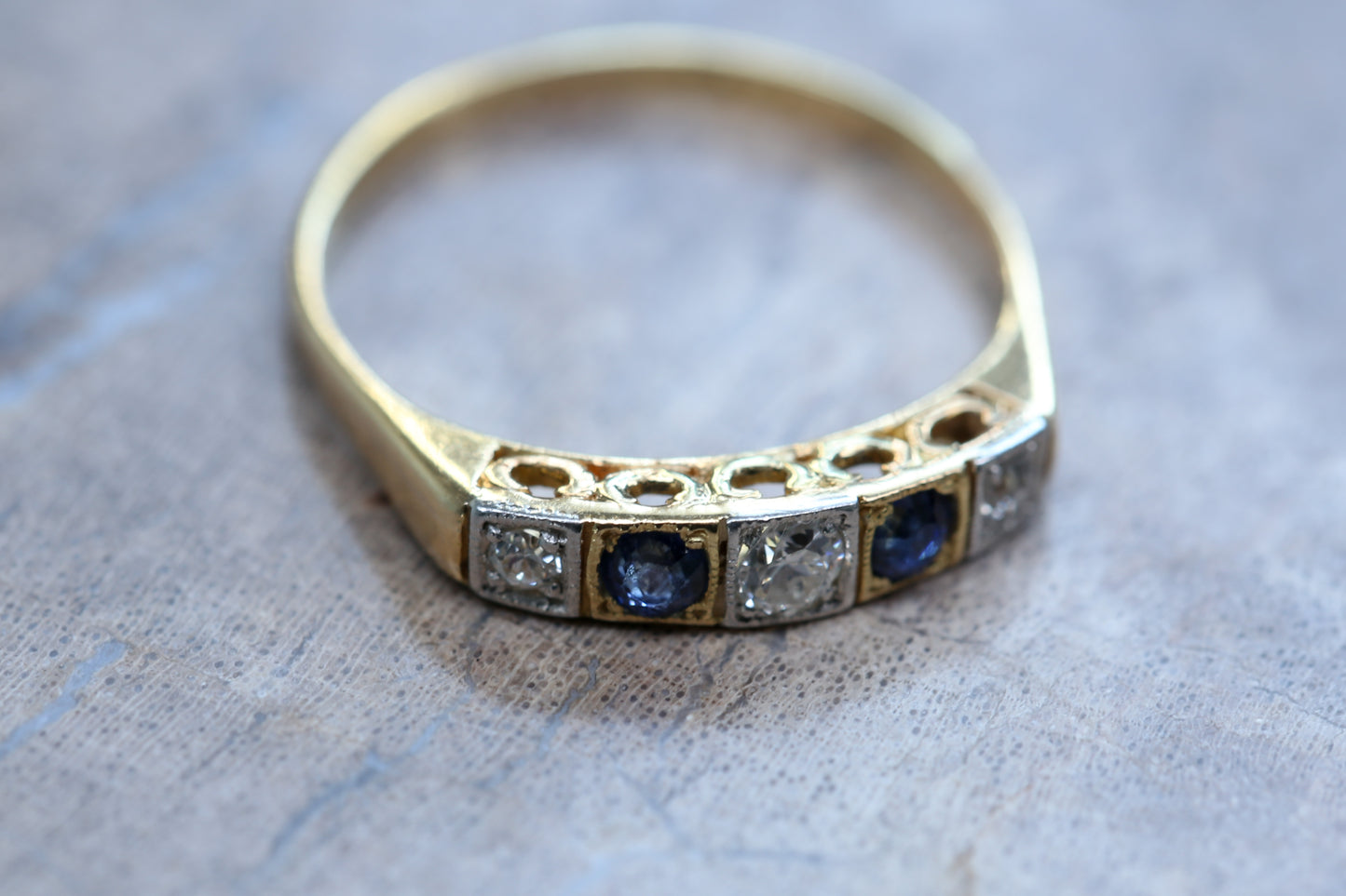 0184_ヴィンテージ サファイアとダイヤモンドのファイブストーンリング