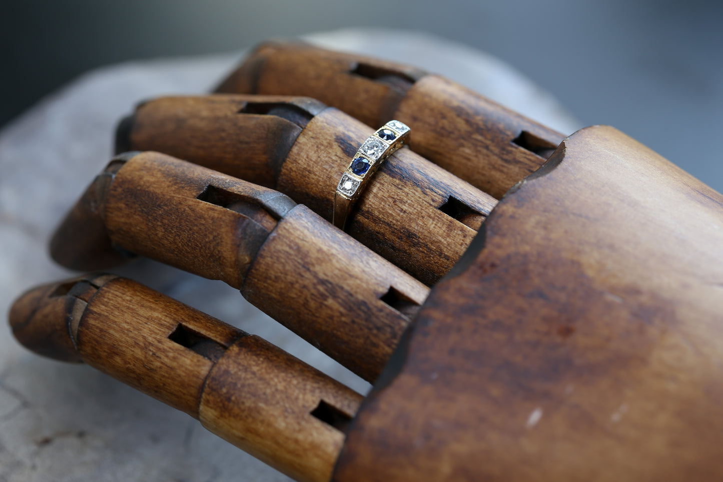 0184_ヴィンテージ サファイアとダイヤモンドのファイブストーンリング