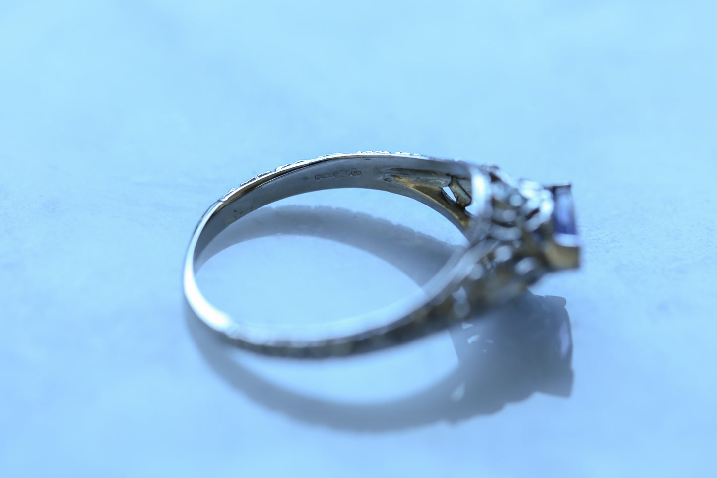 0105_ヴィンテージ タンザナイトとアレキサンドライトのオープンワークリング